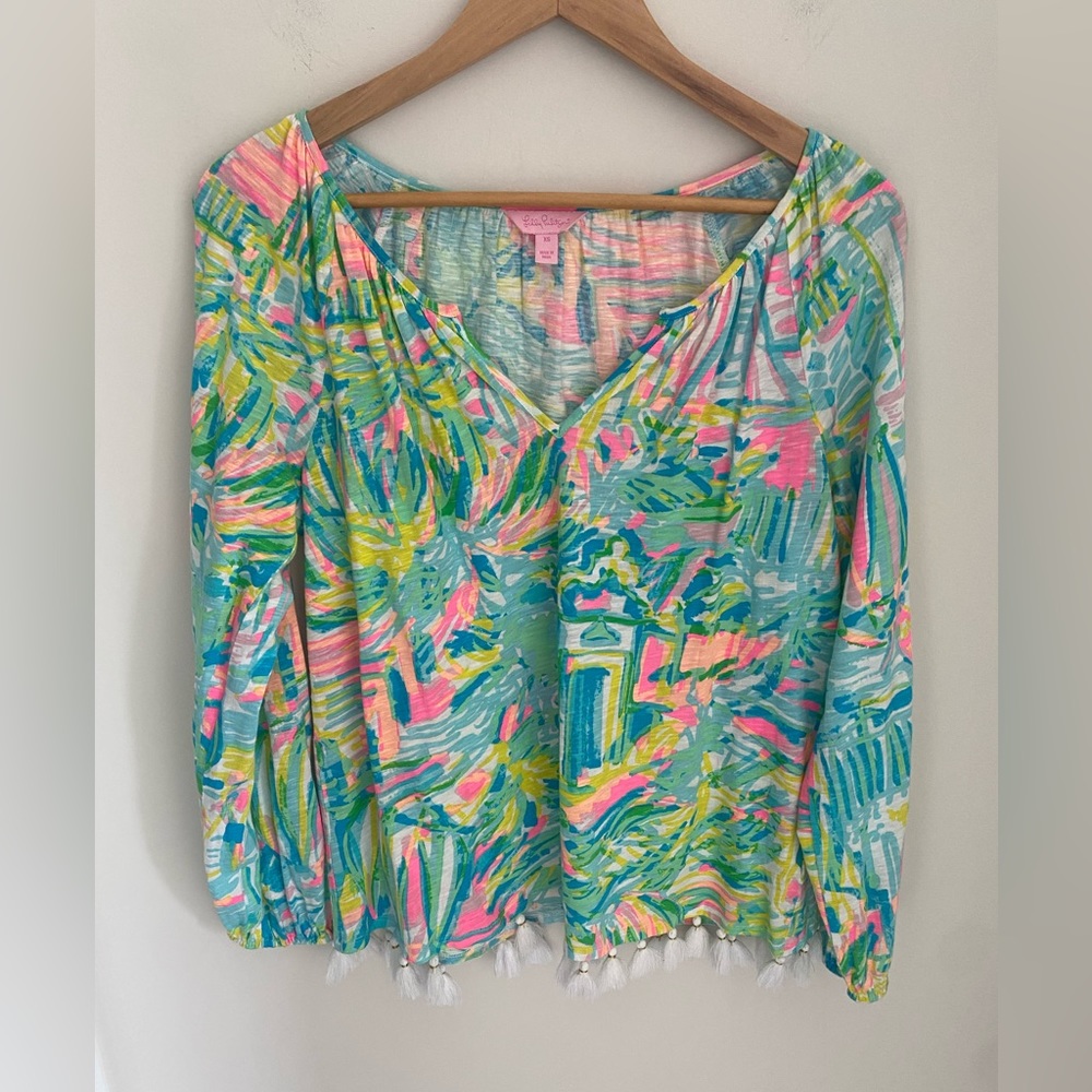 Lilly Pulitzer v neck tassel hem top size‎ xs